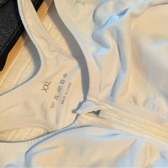 Set of 6 Amazon Women's Wireless Sports/Post-Surgery bras - Picture 4 of 8